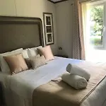 Bramble Lodge With Hot Tub